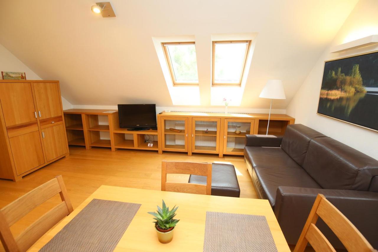 Apartments Vrdjan Cerknica Ngoại thất bức ảnh