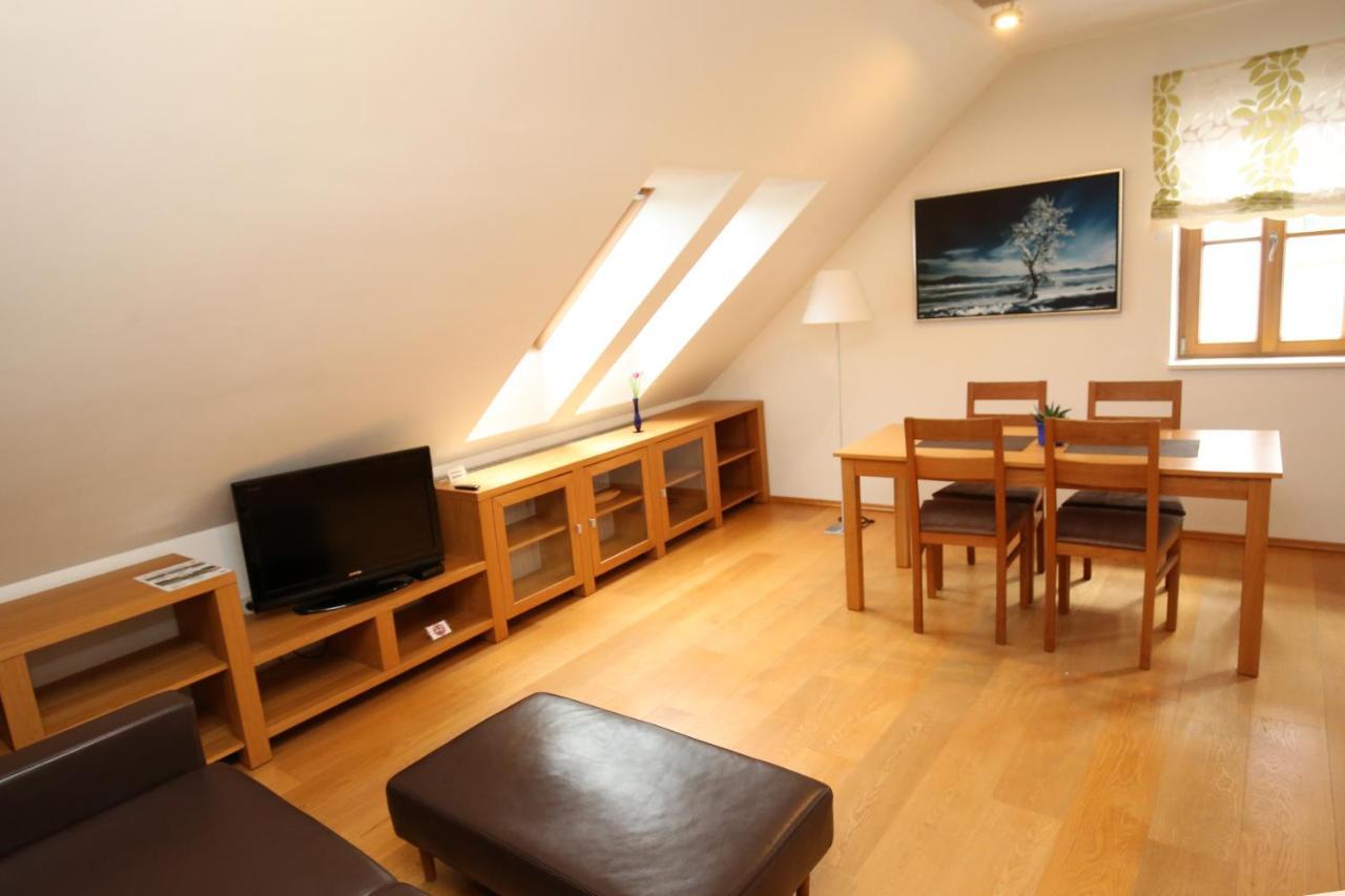 Apartments Vrdjan Cerknica Ngoại thất bức ảnh