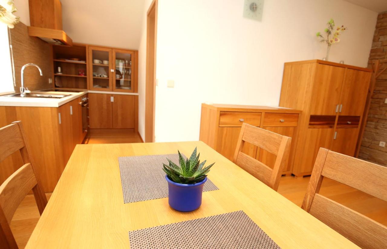 Apartments Vrdjan Cerknica Ngoại thất bức ảnh
