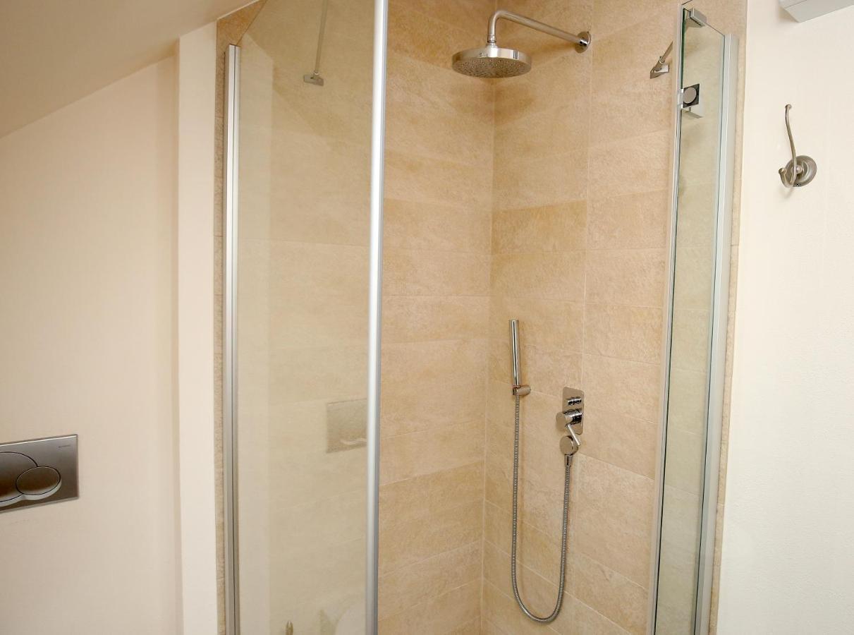Apartments Vrdjan Cerknica Ngoại thất bức ảnh