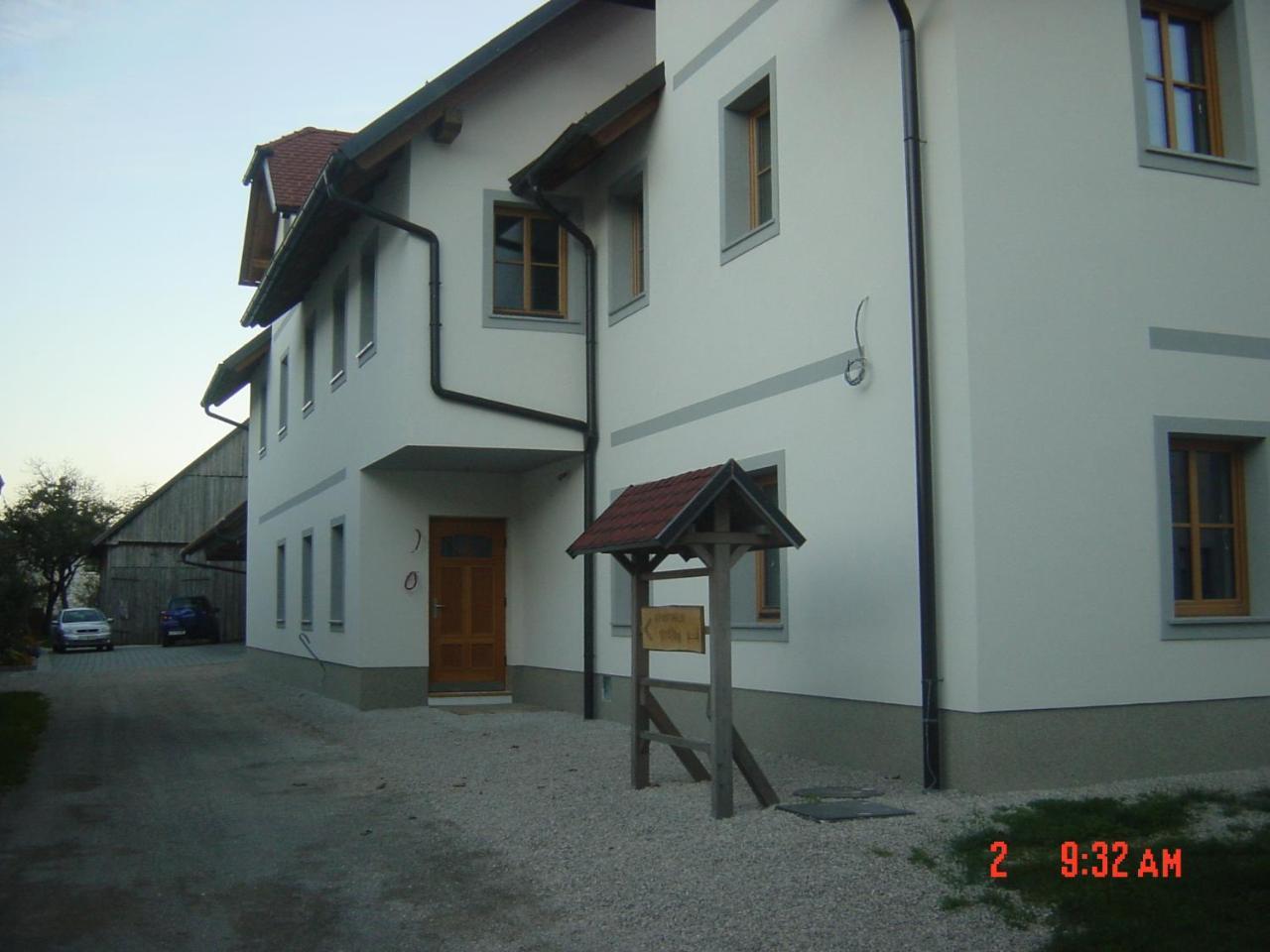 Apartments Vrdjan Cerknica Ngoại thất bức ảnh